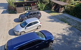 Erholung Pur Nahe Krankenhaus & Uni Mit Parkplatz!